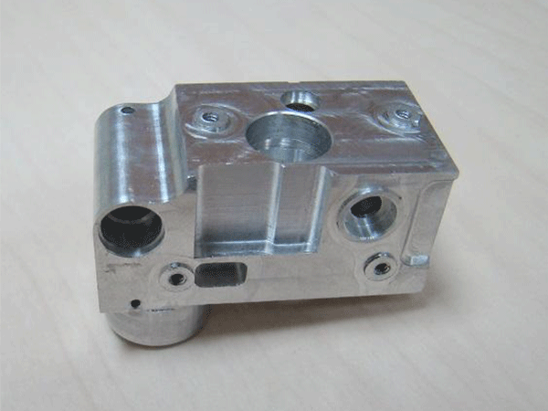 鋁制品代加工生產(chǎn)廠家生產(chǎn)流程怎樣操縱欠佳？